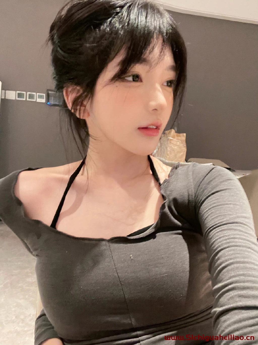 崔洁瓜田风波再起！51吃瓜网每日爆料更新！