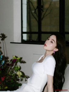 明星深夜餐厅会友，网友热议纷纷